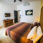 La Vista Condo Beachside by Bric